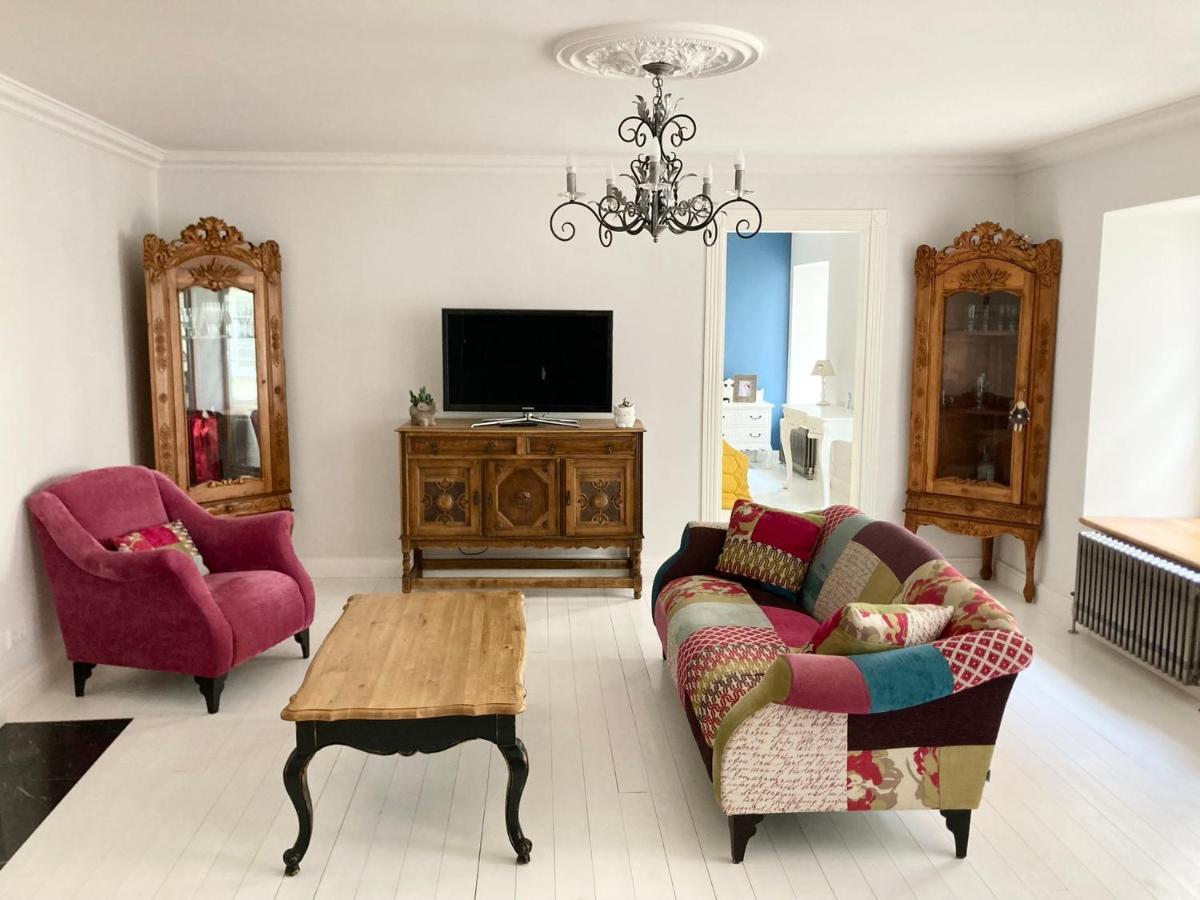 Shabby Chic - Apartment In The Heart Of Vilnius Old Town Bagian luar foto