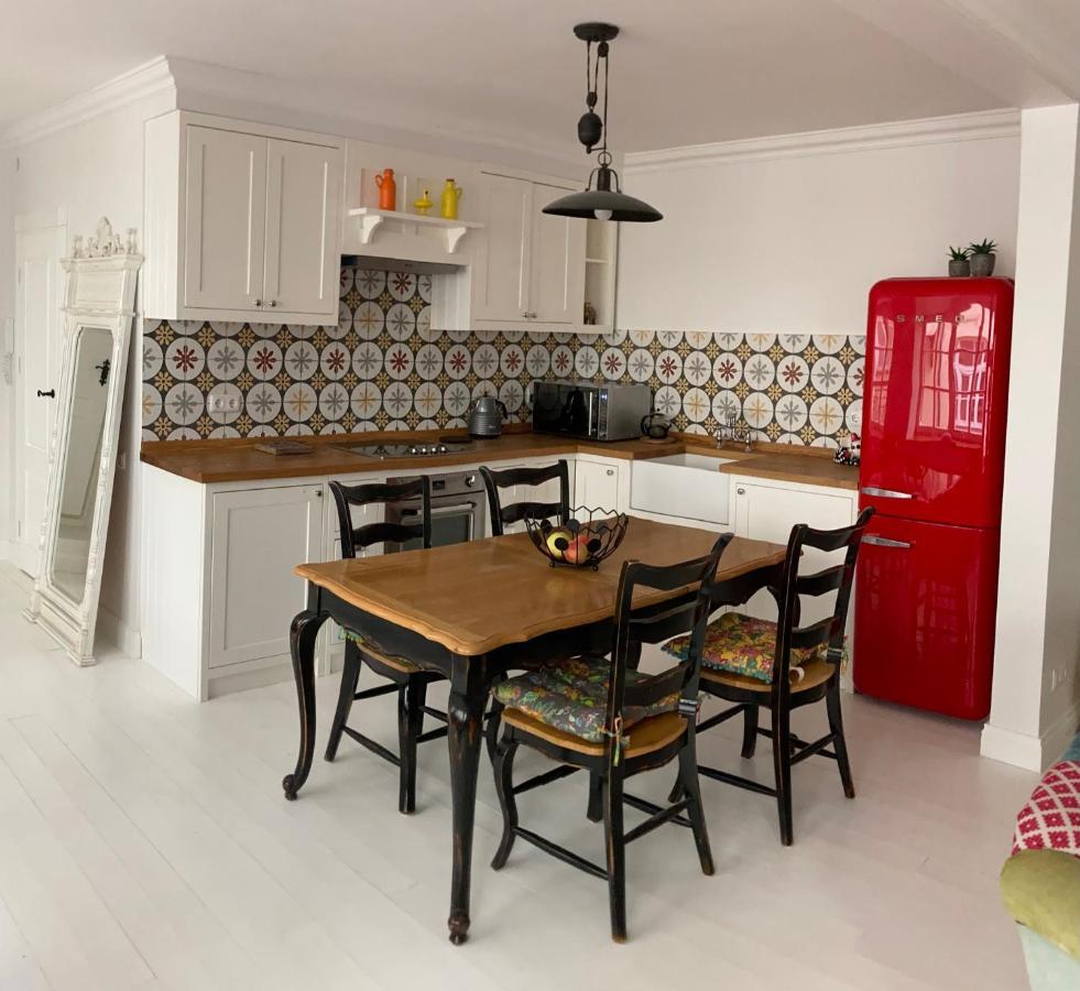 Shabby Chic - Apartment In The Heart Of Vilnius Old Town Bagian luar foto